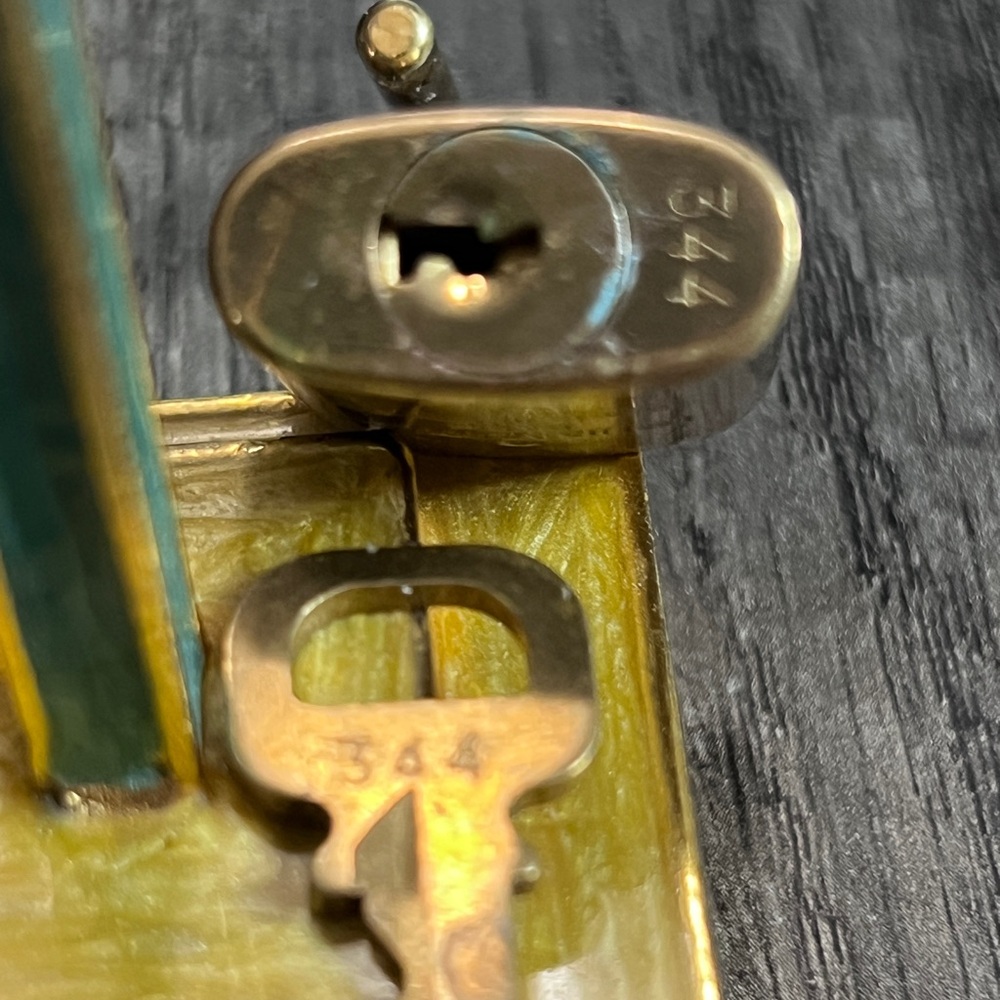 Louis Vuitton #344 brass padlock l - Picture 3 of 3